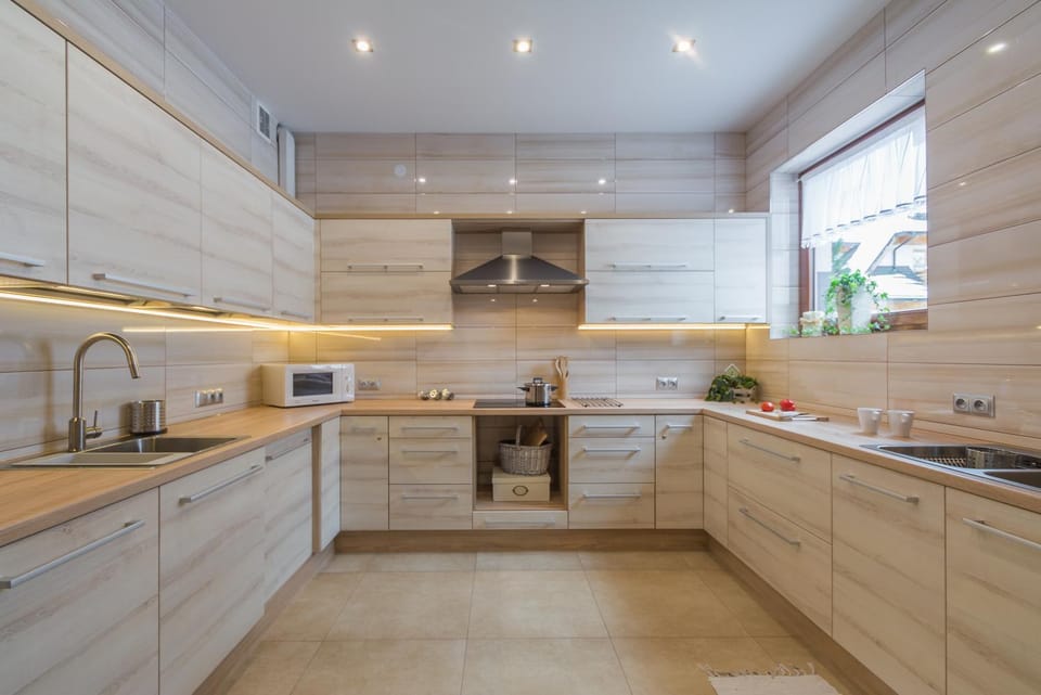 Kitchen or kitchenette, Communal kitchen