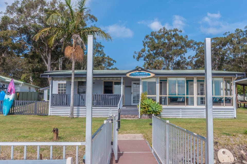 The Jetty House Jervis Bay House in Woollamia