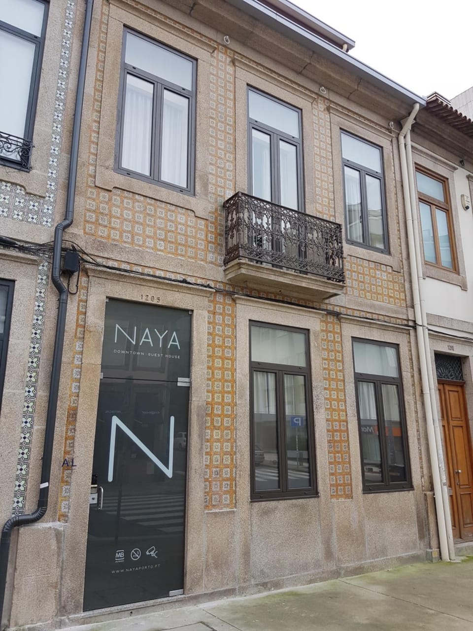 Naya-Downtown Guesthouse Bed and Breakfast in Porto
