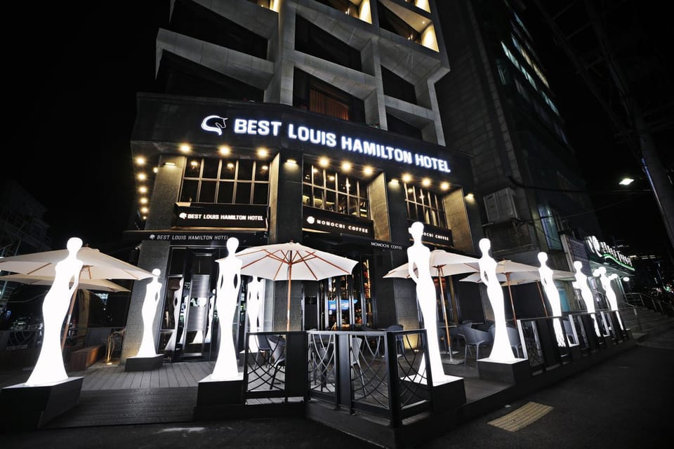 Property building, Facade/entrance