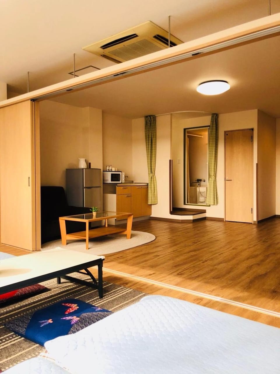 Mikawa House Osaka Castle Bed and Breakfast in Osaka