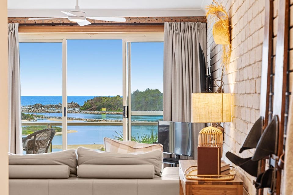 Grand Pacific 1 Unit 1 - Ground Floor Apartment in Narooma