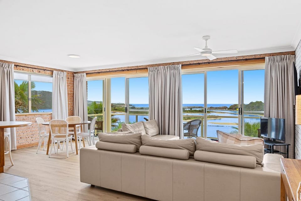 Grand Pacific 1 Unit 1 - Ground Floor Apartment in Narooma