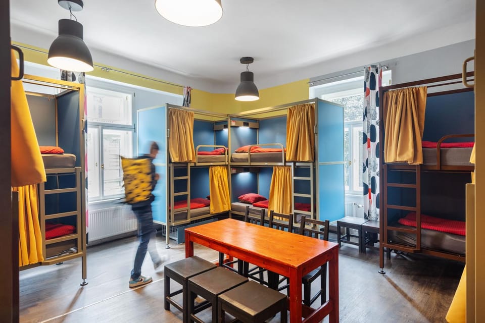 Bedroom, bunk bed
