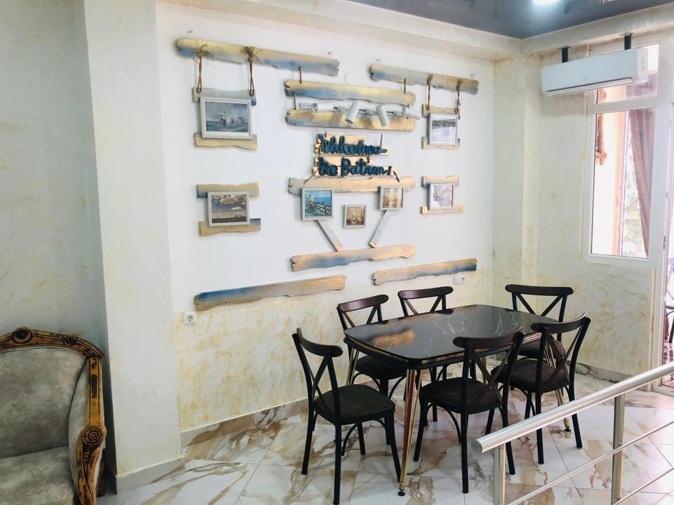 Lounge or bar, Dining area