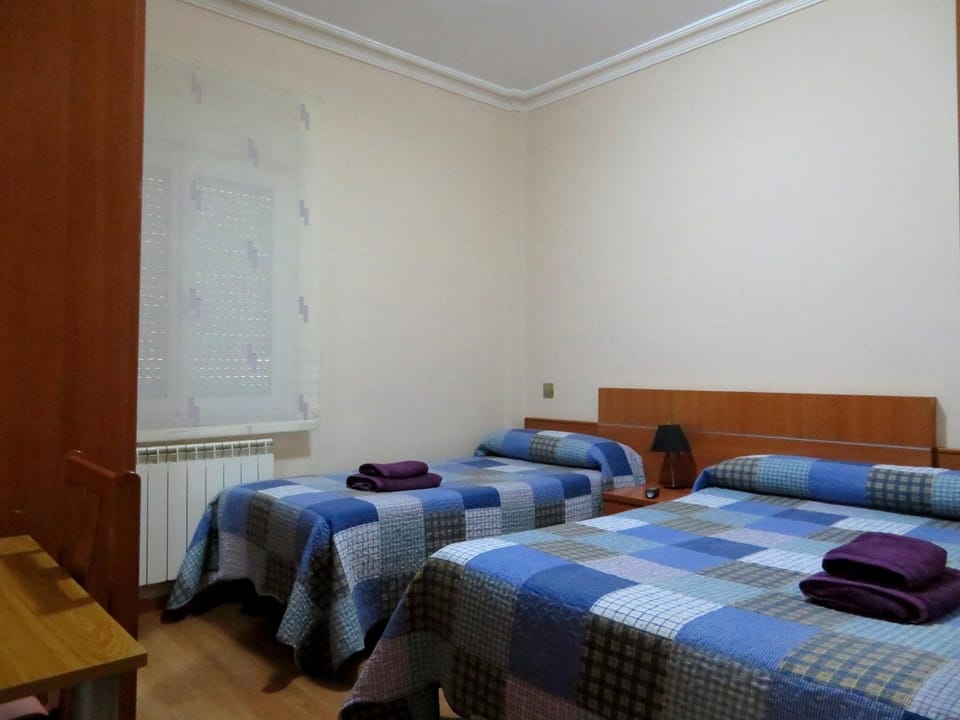 Bed, Photo of the whole room, Decorative detail
