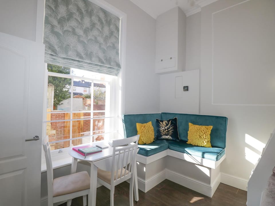 Hamilton's Studio Apartment in Ryde