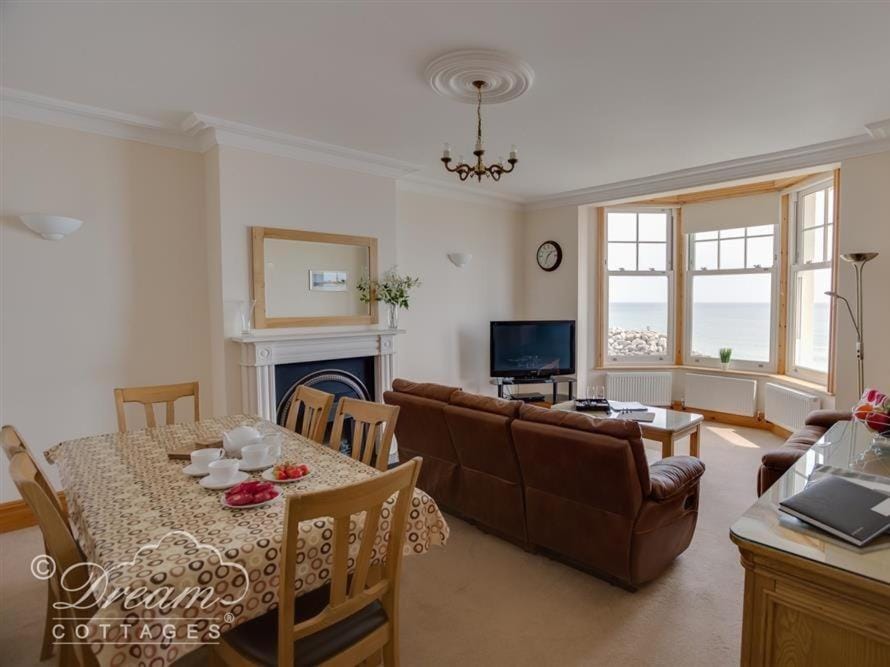 Beach View Apartment 3 House in Weymouth