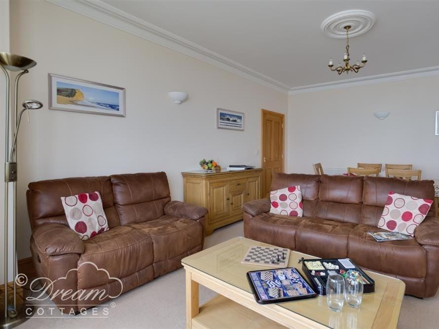 Beach View Apartment 3 House in Weymouth