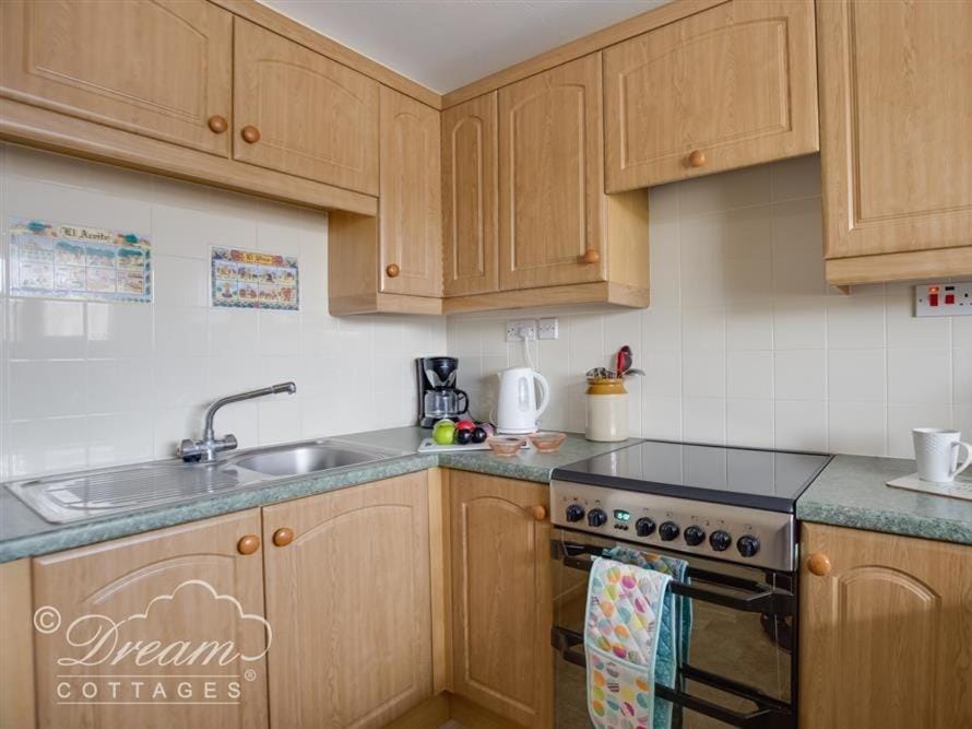 Jurassic View House in Bridport Harbour