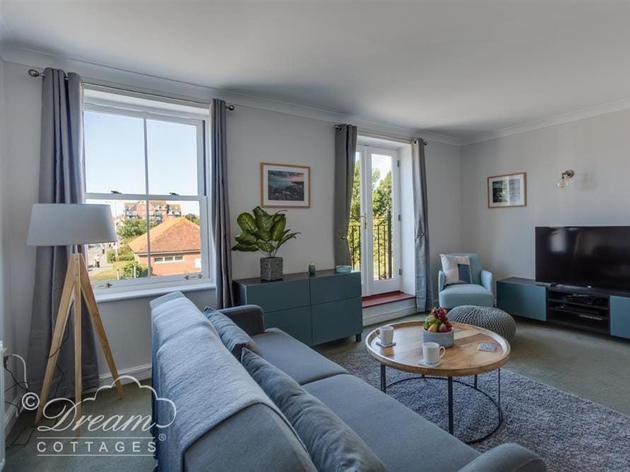 Marina Vista House in Weymouth