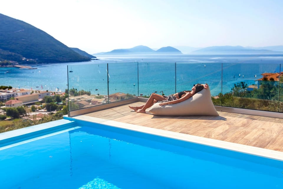 Balcony/Terrace, Mountain view, Pool view, Sea view, Swimming pool