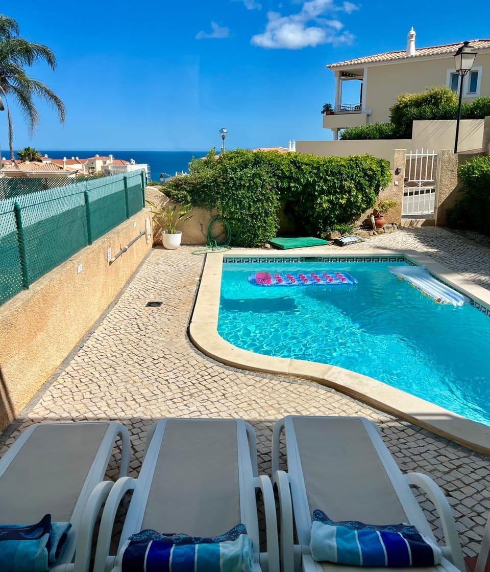 Pool view, Sea view, Swimming pool, sunbed