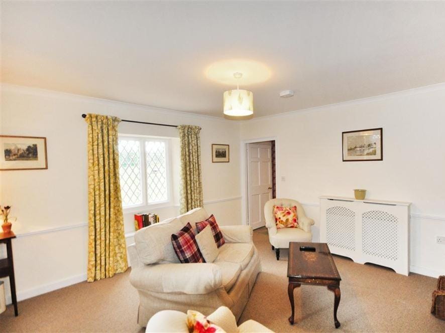 Warmwell Lodge House in West Dorset District