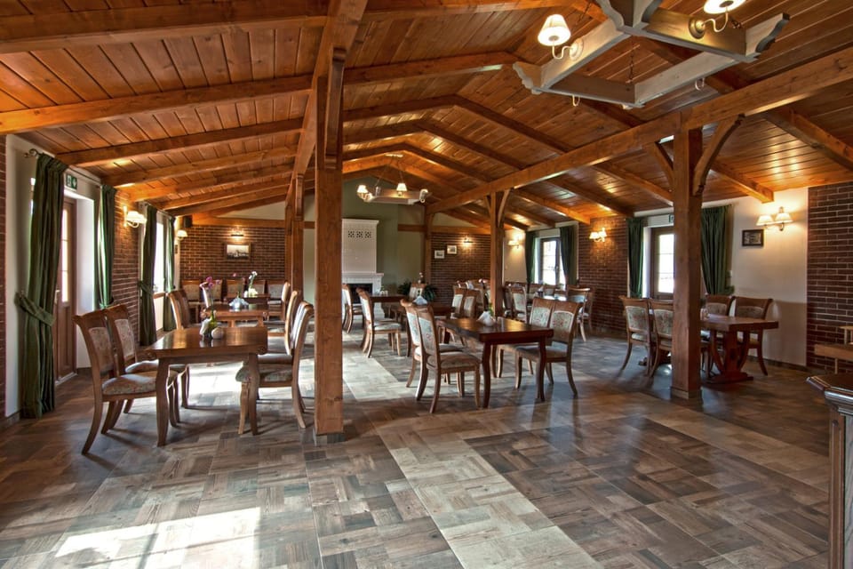 Restaurant/places to eat, Food and drinks
