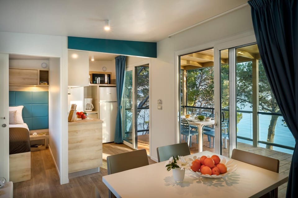 Kitchen or kitchenette, Living room, Dining area