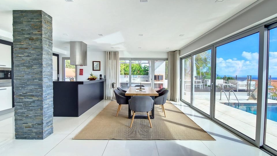 Villa Madeira by LovelyStay Villa in Caniço