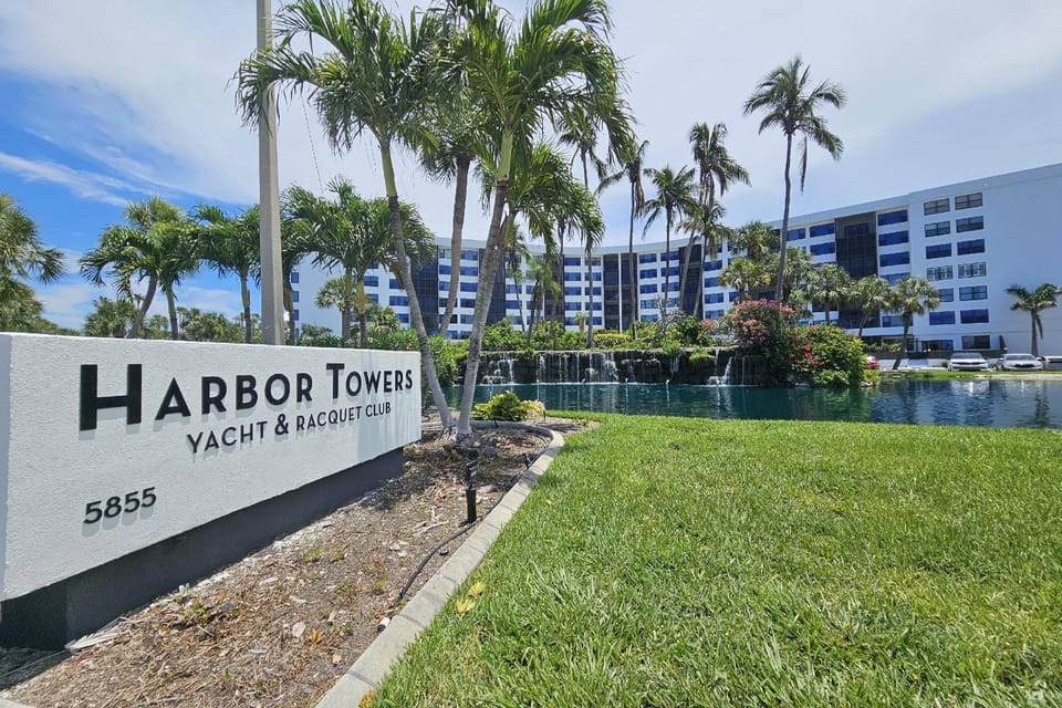 Harbor Tower Gulf Luxe Escape House in Siesta Beach