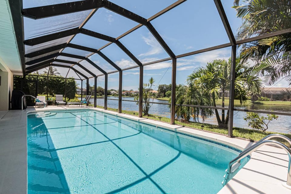 Crown Pointe- Harrogate Ct. House in Collier County
