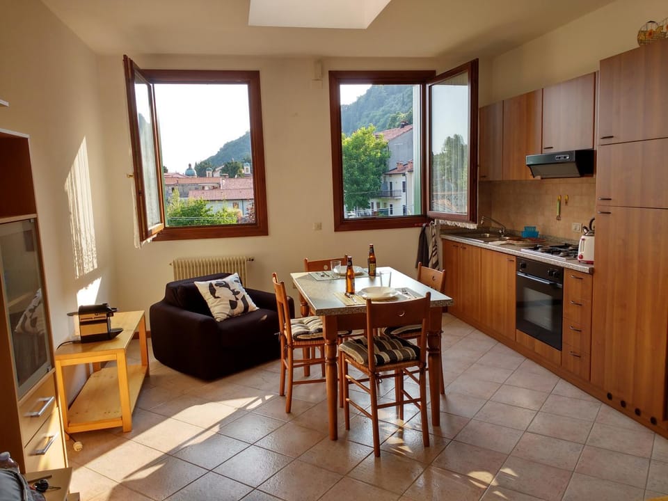 Kitchen or kitchenette, Garden view, Landmark view, Mountain view