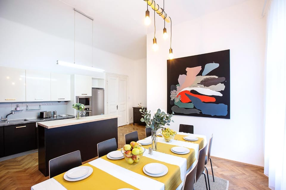 Dining area, Communal kitchen