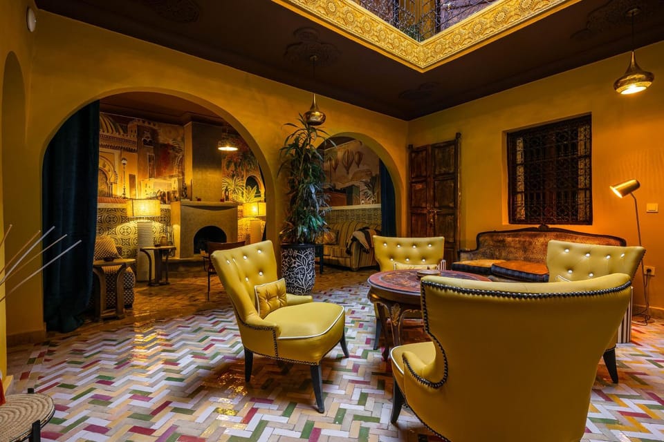 Living room, Seating area