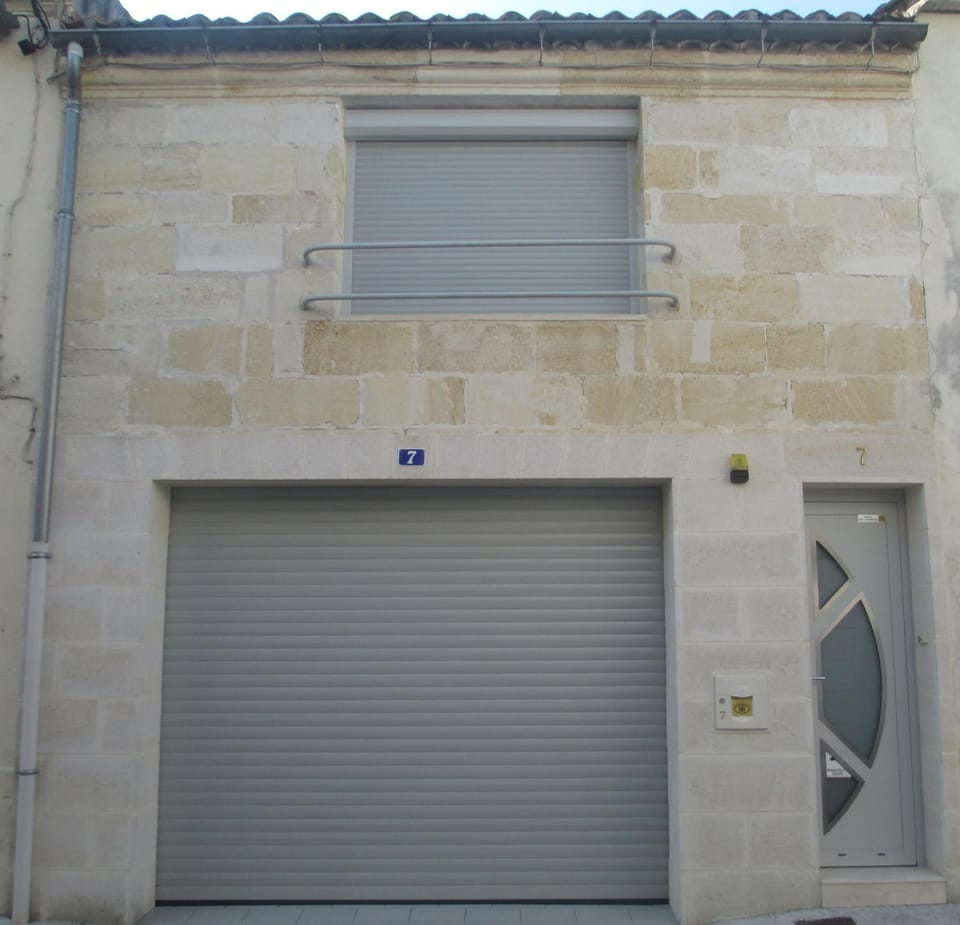 Property building, Facade/entrance