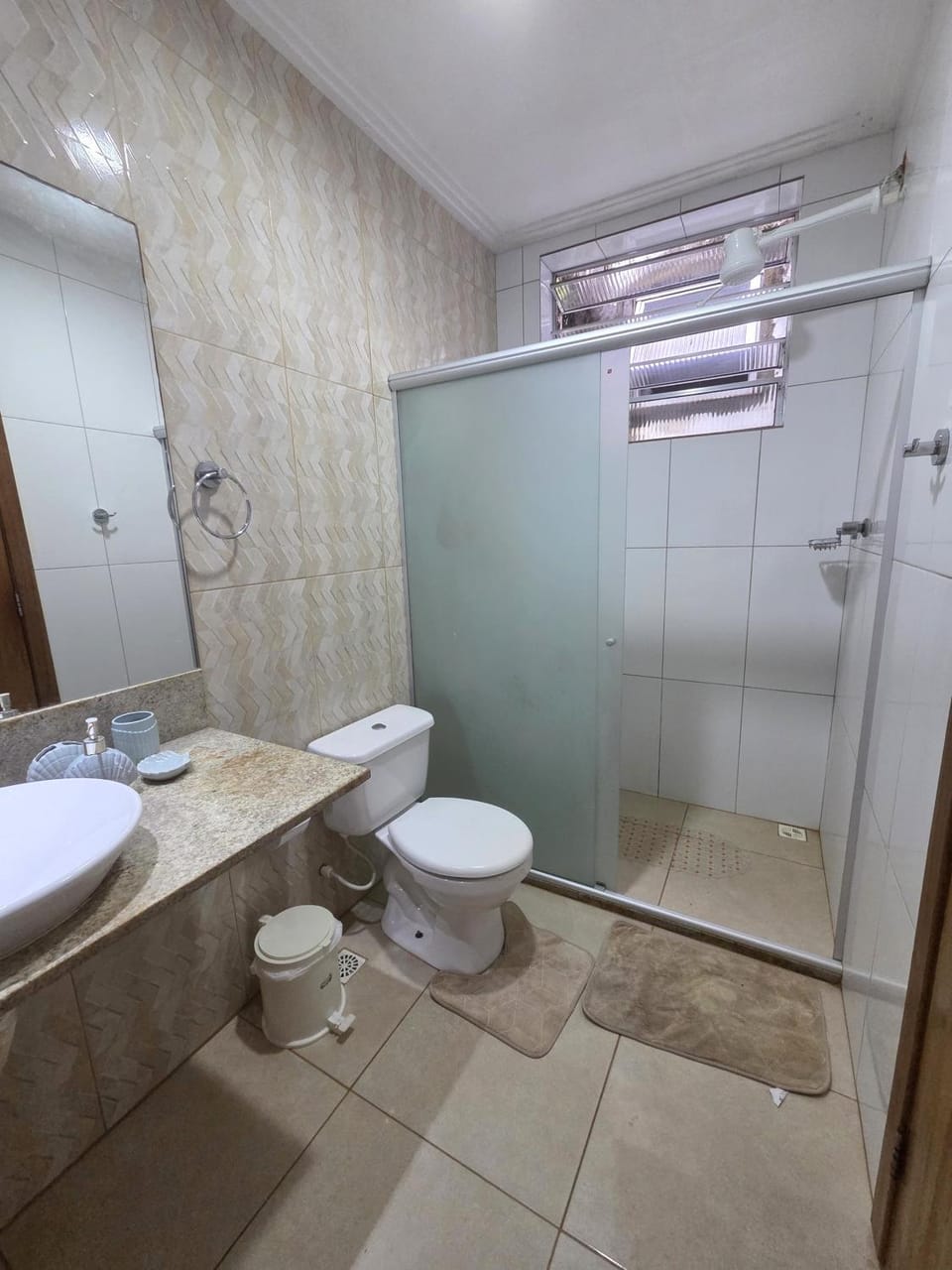 Shower, Bathroom, towels