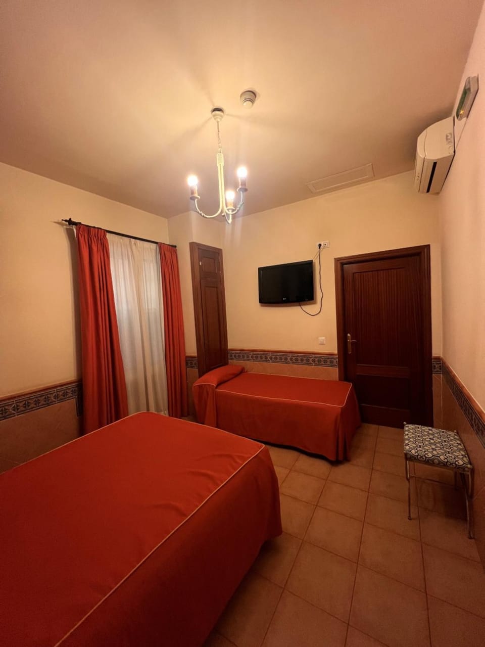 Pension Doña Trinidad Bed and Breakfast in Seville