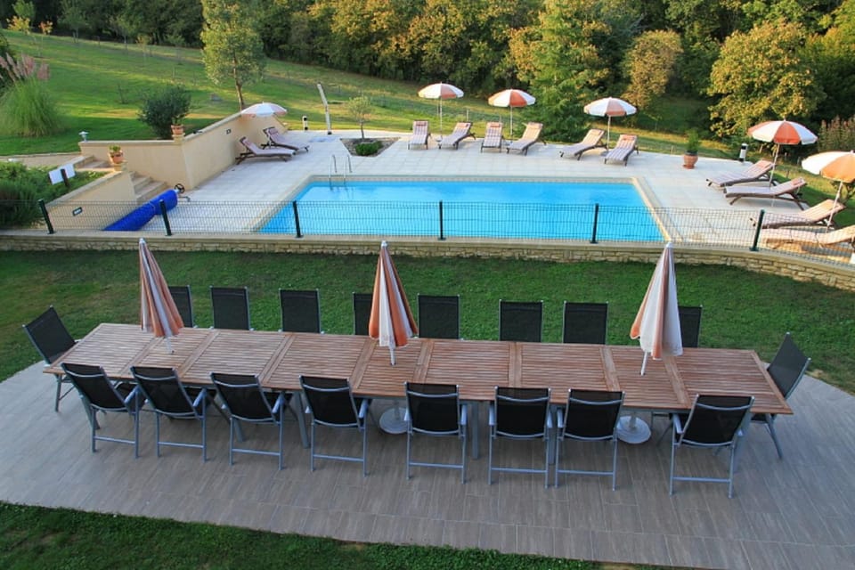 View (from property/room), Balcony/Terrace, Pool view