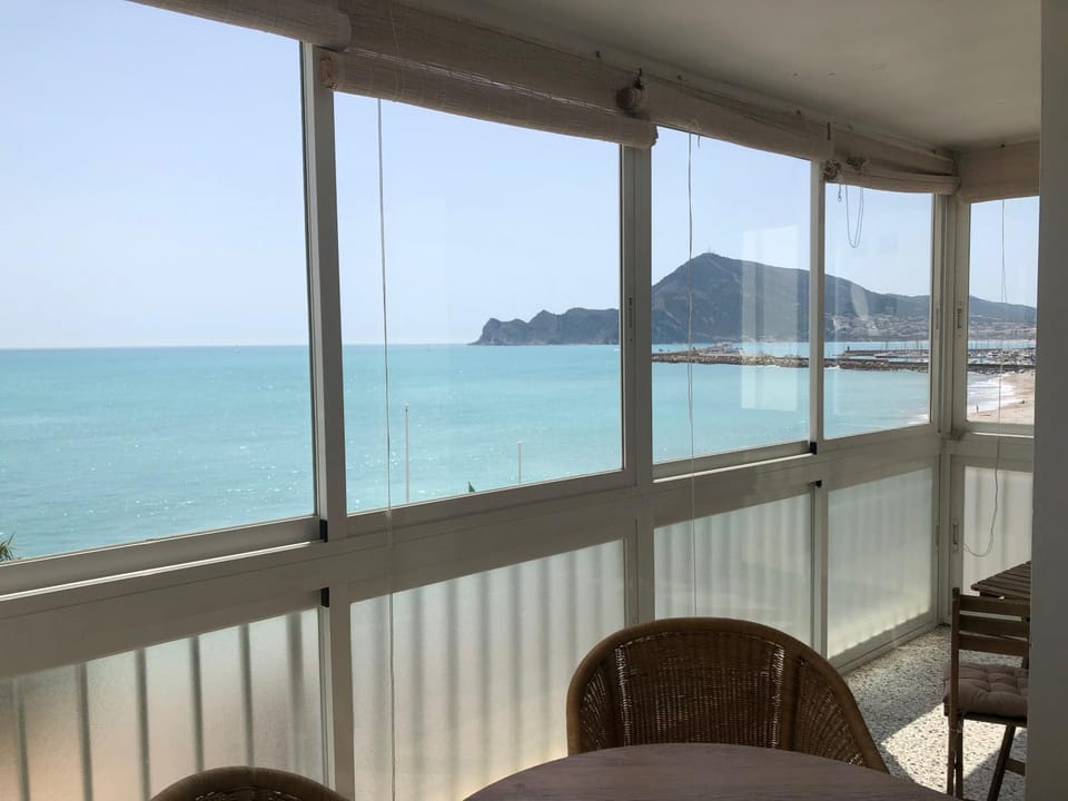 Mountain view, Sea view