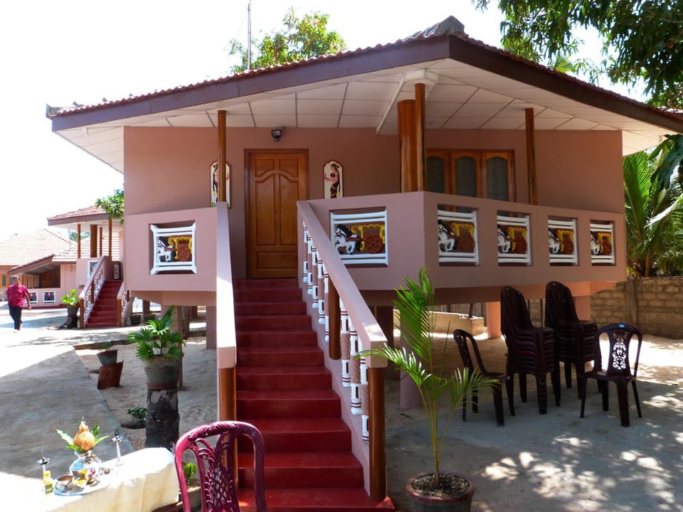 pesalai plvillas Bed and Breakfast in Sri Lanka