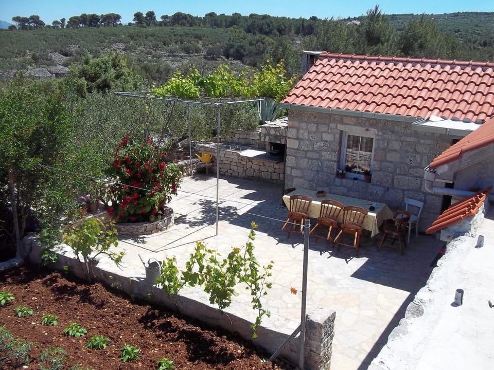 Facade/entrance, Garden, Balcony/Terrace