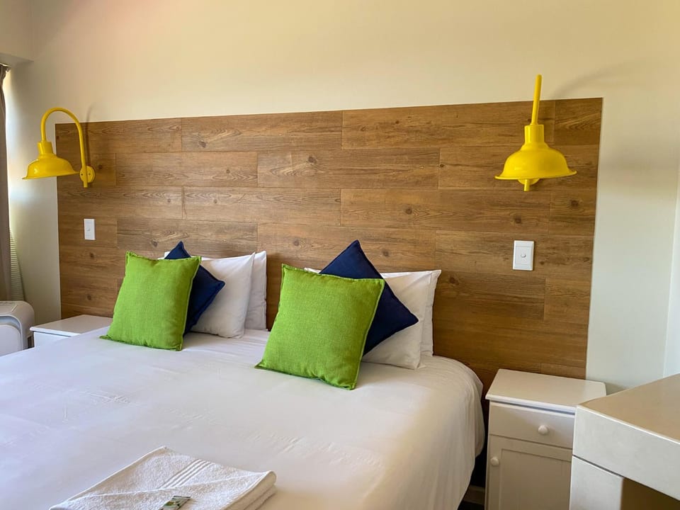 Bed, Sea view