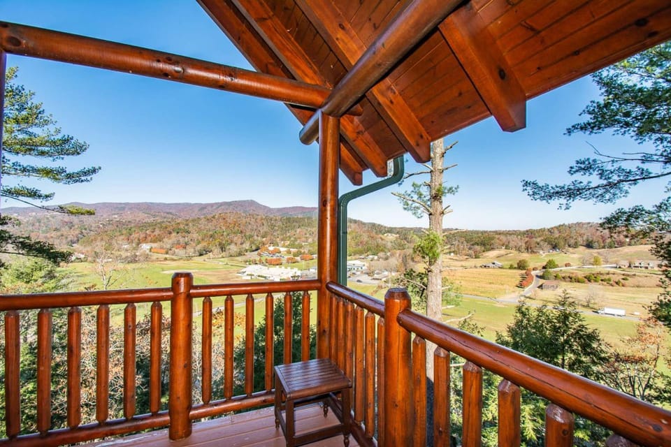 Mountain Creek Lodge House in Pigeon Forge