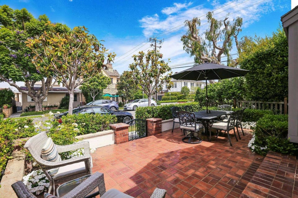 416 Dahlia House in Corona Del Mar