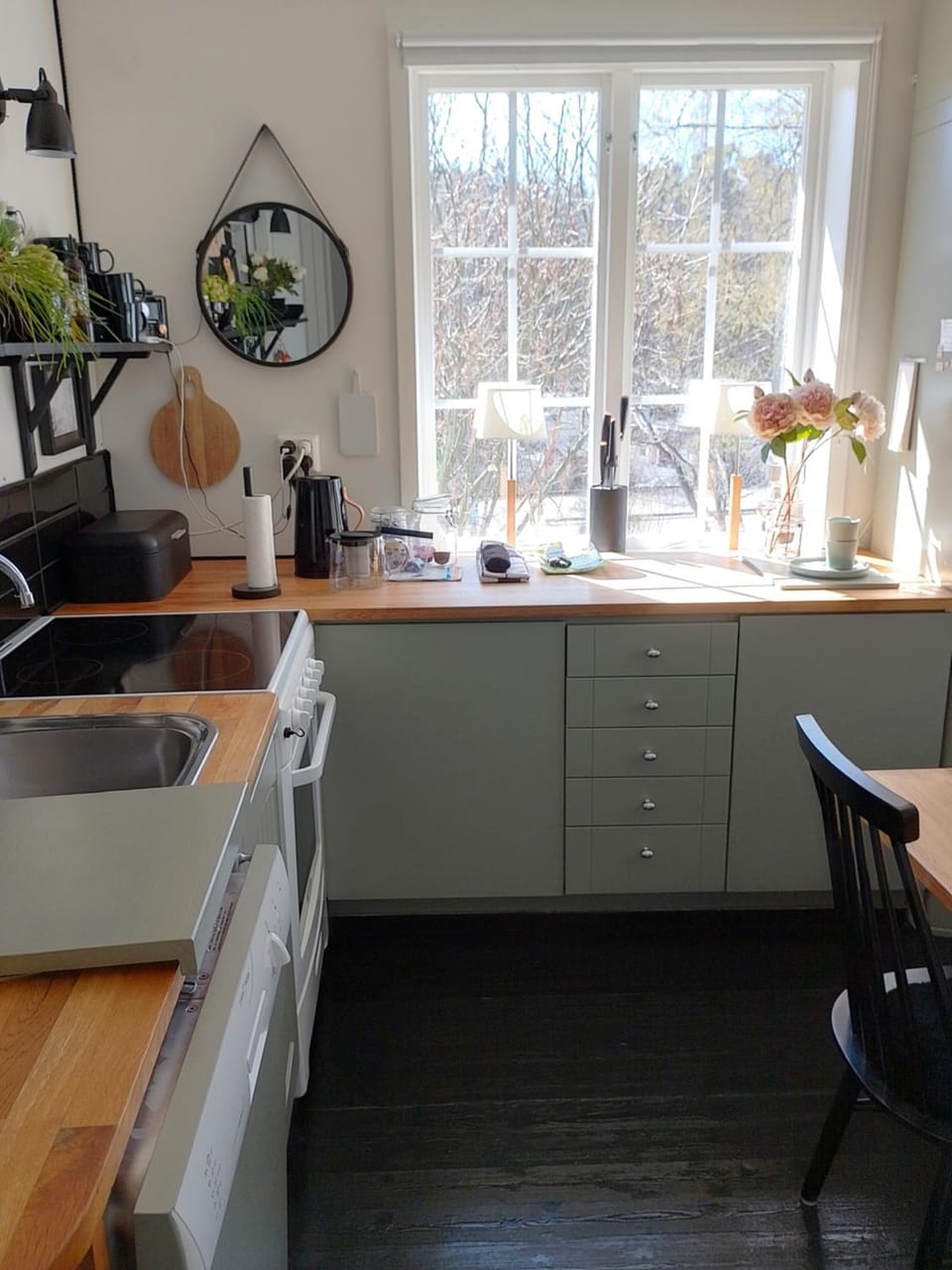 Kitchen or kitchenette