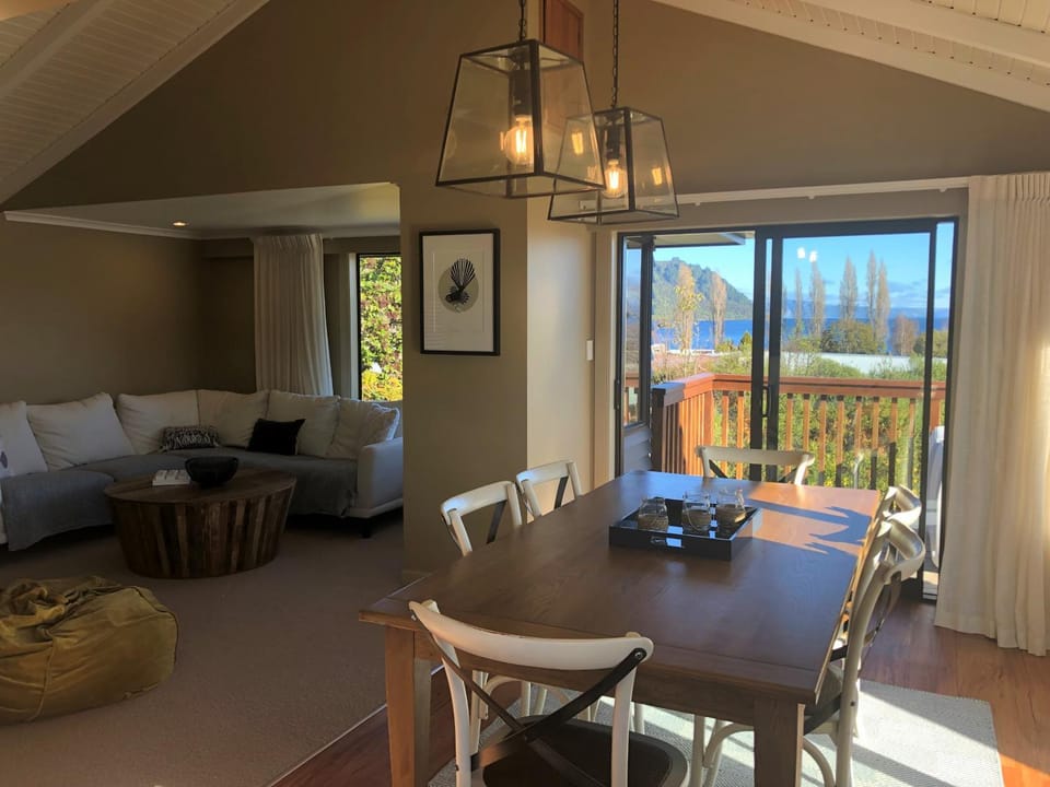 Living room, Dining area, Lake view