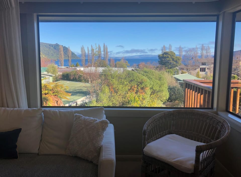 Living room, Lake view