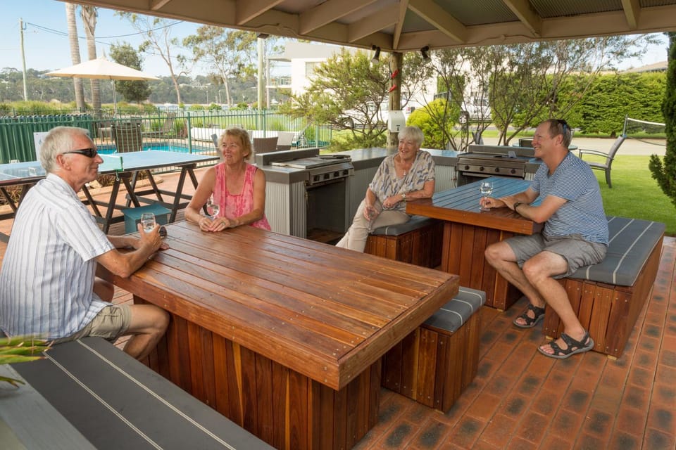 Patio, BBQ facilities