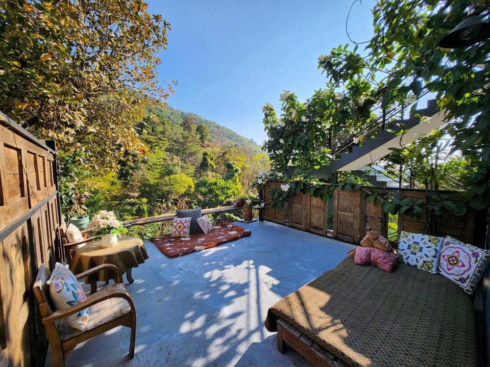 Patio, Natural landscape, View (from property/room), Balcony/Terrace, Seating area, Dining area, Mountain view, sunbed