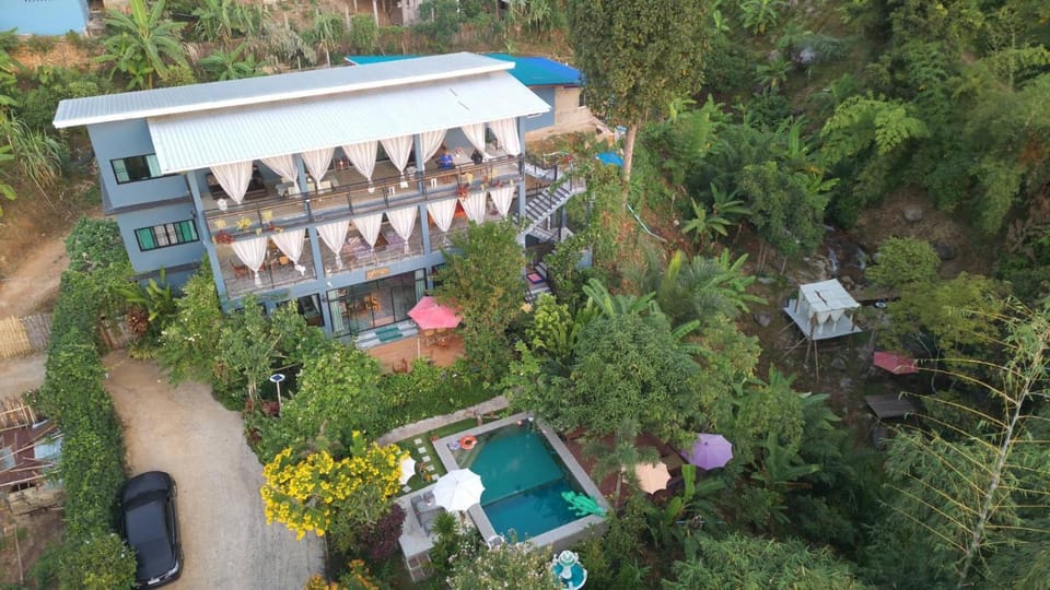 Property building, Bird's eye view, Garden, Garden view, Pool view, Swimming pool