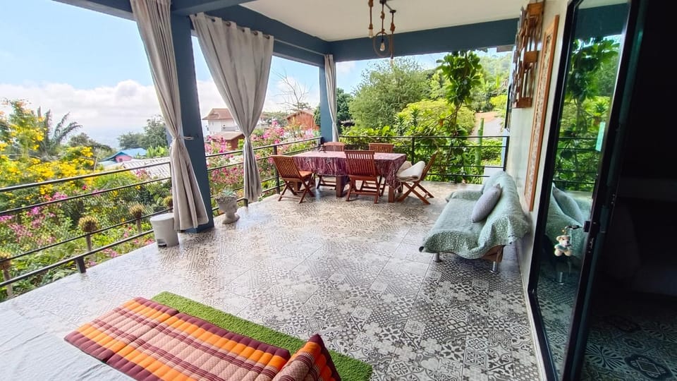 Patio, Balcony/Terrace, Living room, Seating area, Dining area, Garden view