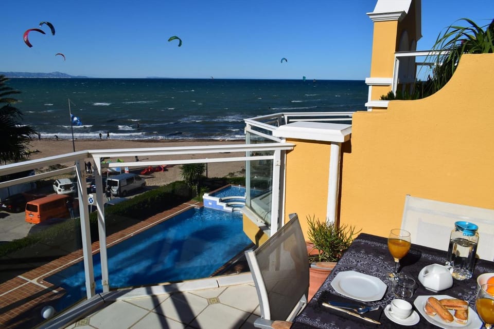 Balcony/Terrace, Pool view, Sea view, Swimming pool