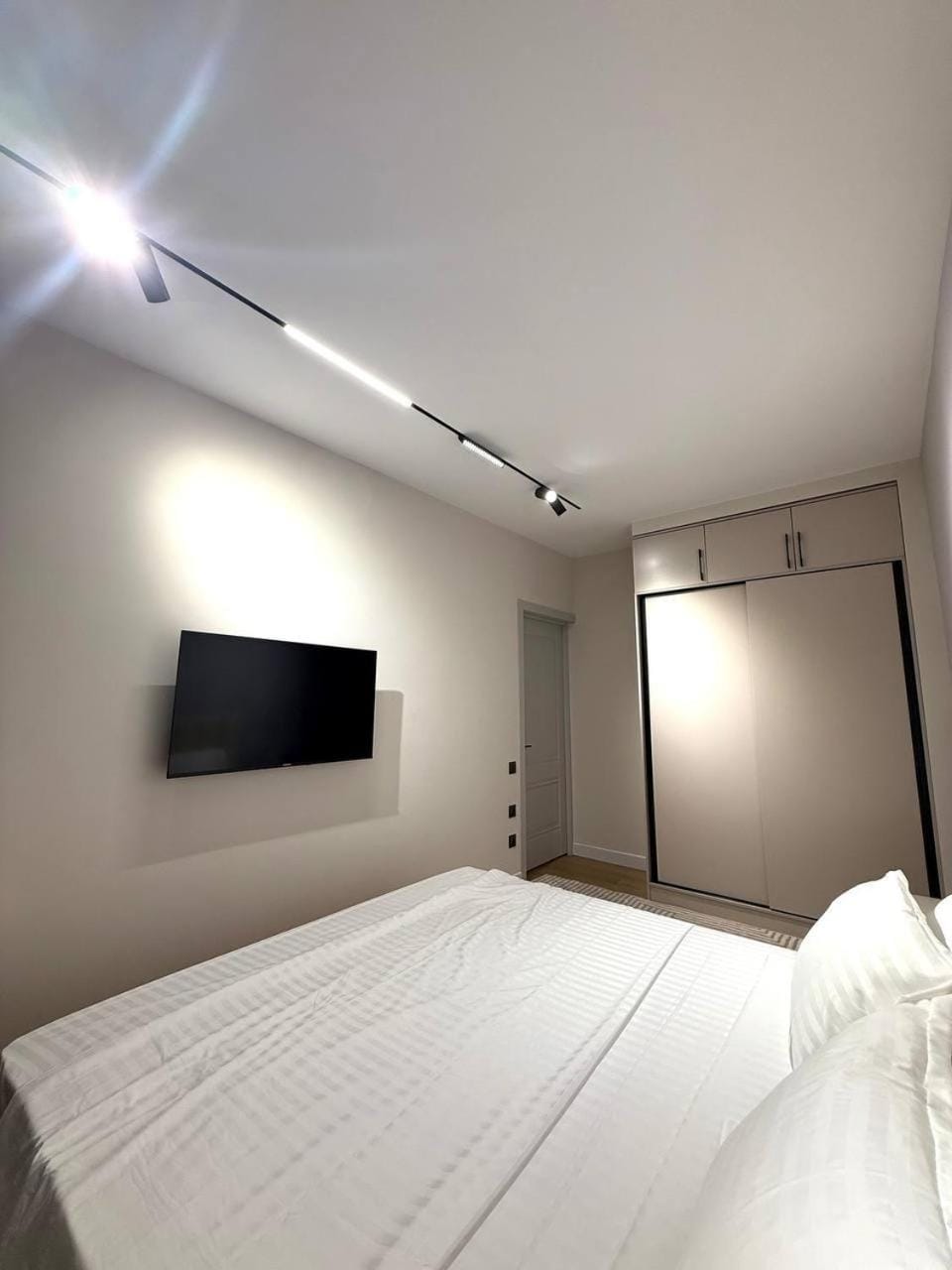 Bed, TV and multimedia, Bedroom, flat iron, wardrobe
