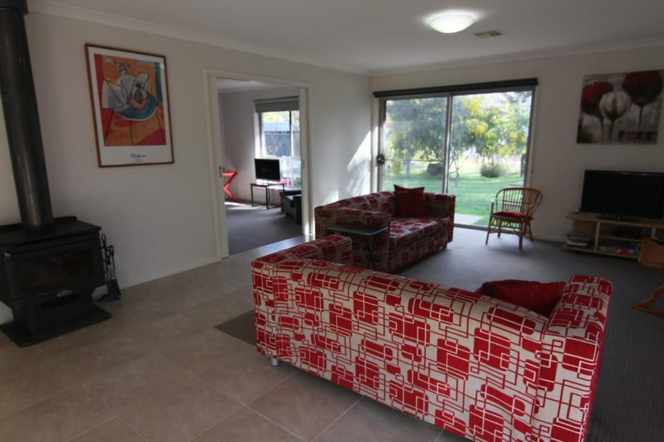 19 Georgian Court Apartment in Porepunkah
