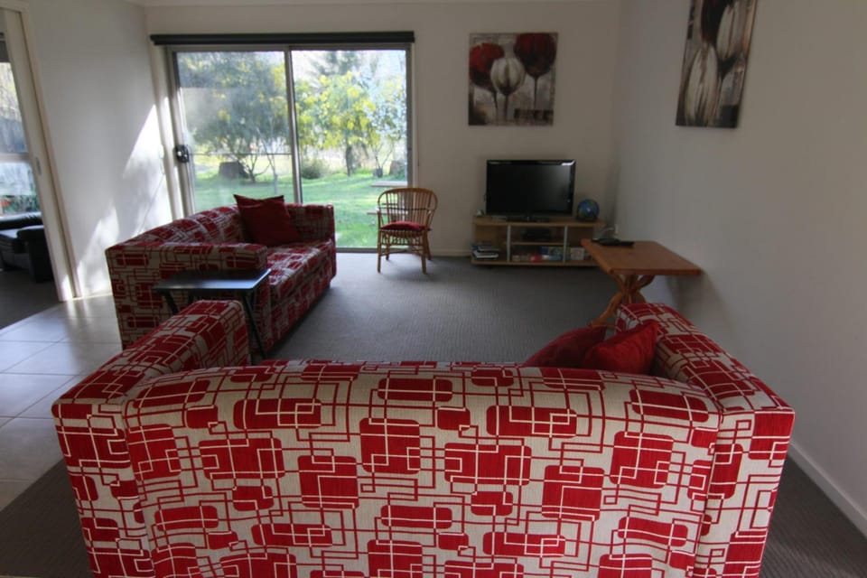 19 Georgian Court Apartment in Porepunkah