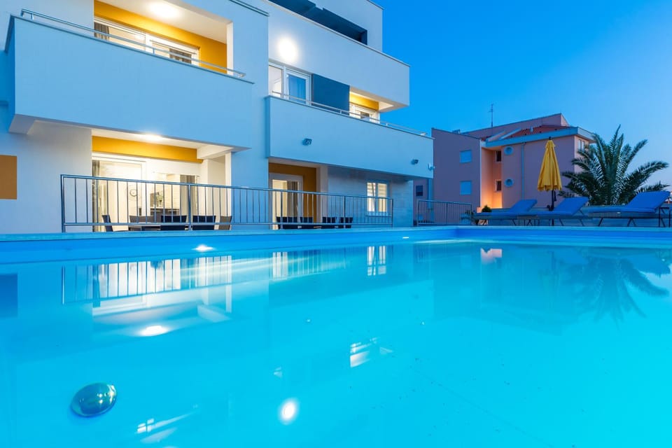 Facade/entrance, Swimming pool, Swimming pool