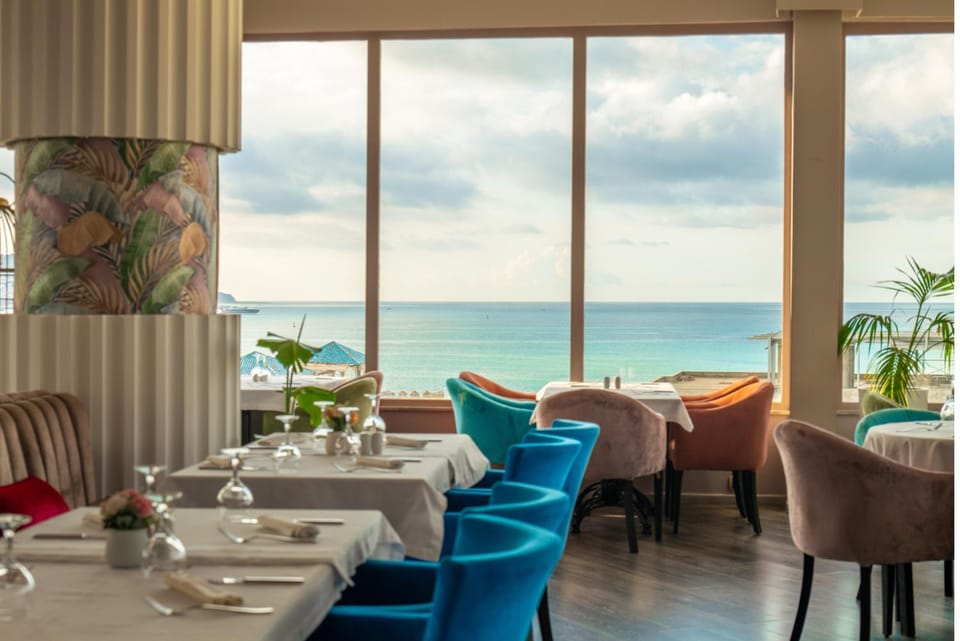 Restaurant/places to eat, Breakfast, Dinner