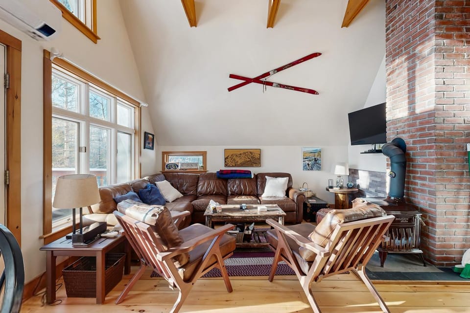 Mullen Chalet House in Bethel